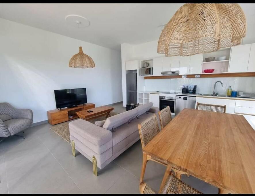 Penthouse Vue Sur Mer 200M2 Pereybere Beach Bagian luar foto